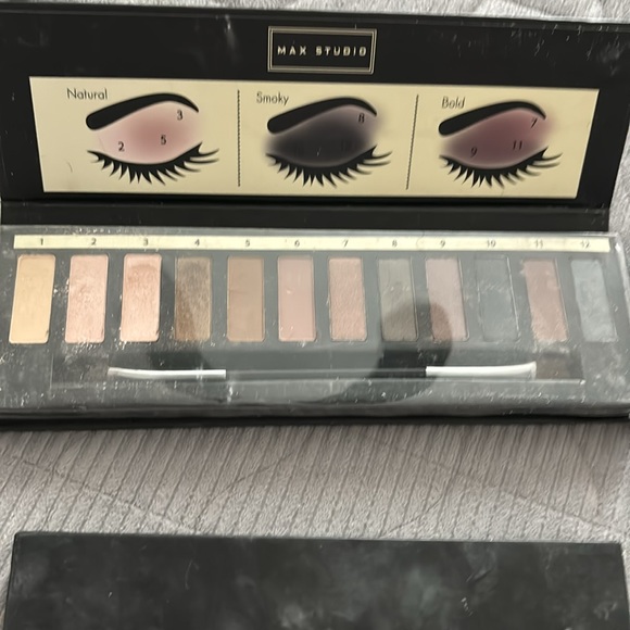 Eye makeup - Picture 2 of 5